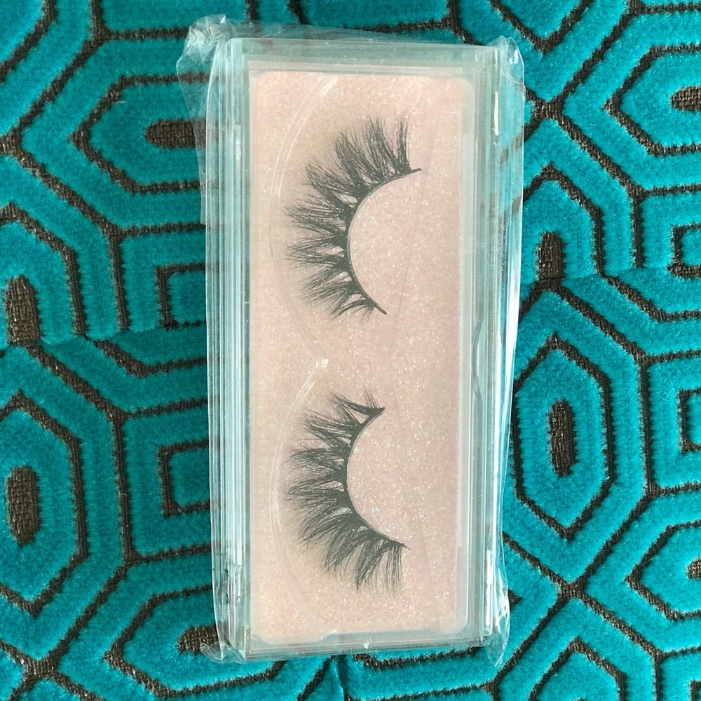 Mink volume lashes